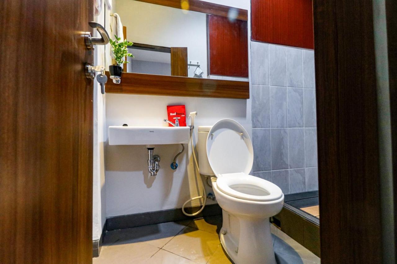 Reddoorz Near Kebon Jeruk Jakarta Exterior foto