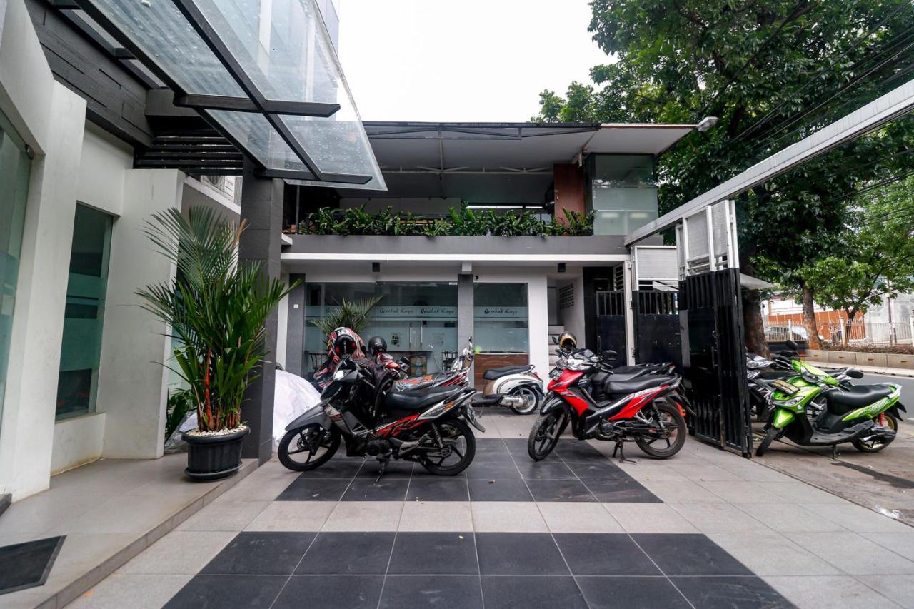 Reddoorz Near Kebon Jeruk Jakarta Exterior foto